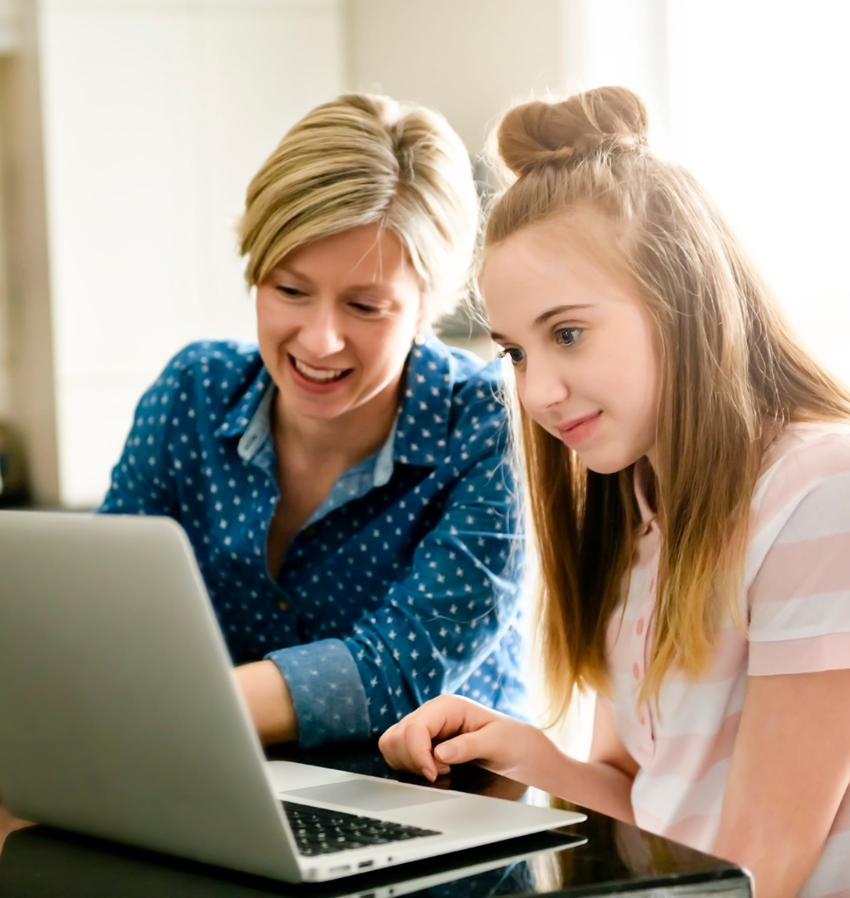 Meet The Parents image 8 (name LightSwitchOn 1 copy)