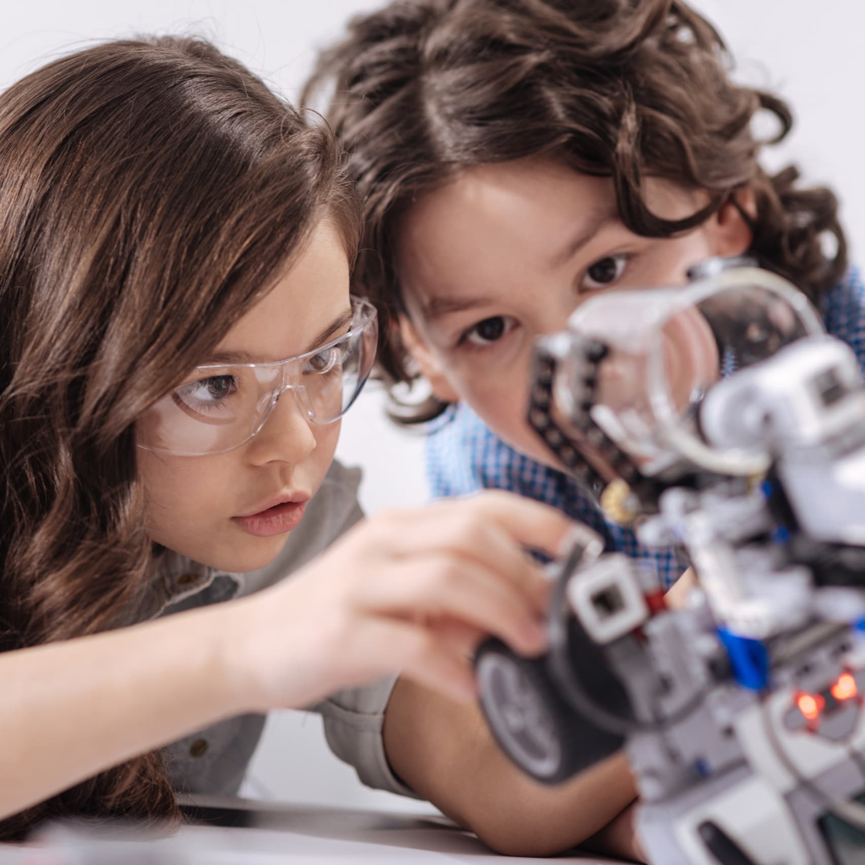 Elementary School Offerings image 8 (name STEM skills for aspiring scientists 568x568 Mobile)